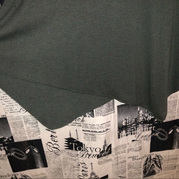 Asymmetrical grey sweater w/ 3/4 length sleeves - Picture 4 of 5
